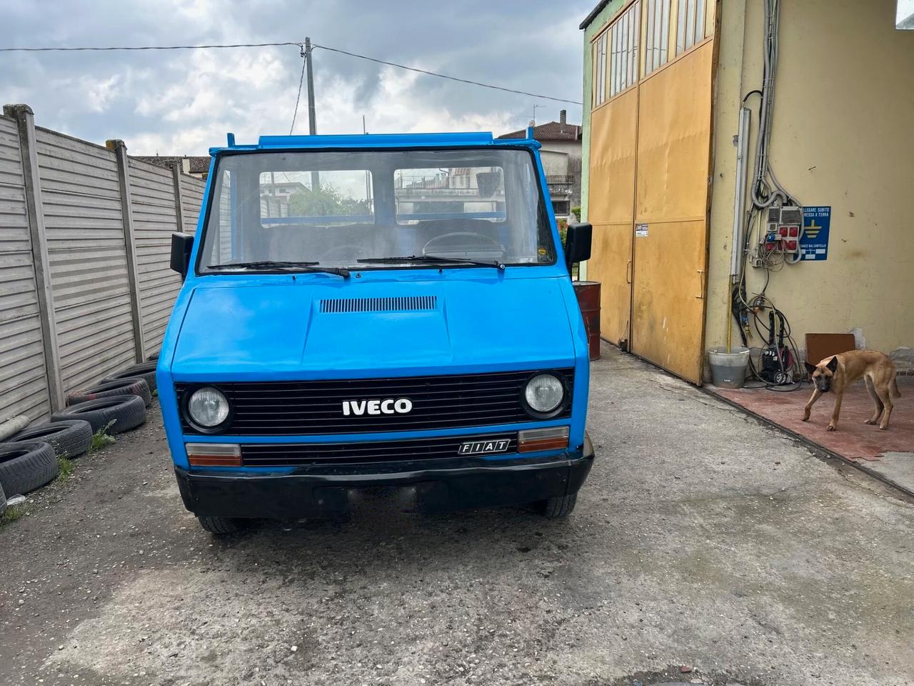 Iveco Daily 35.8 2.5 Diesel PL Cab. Classic