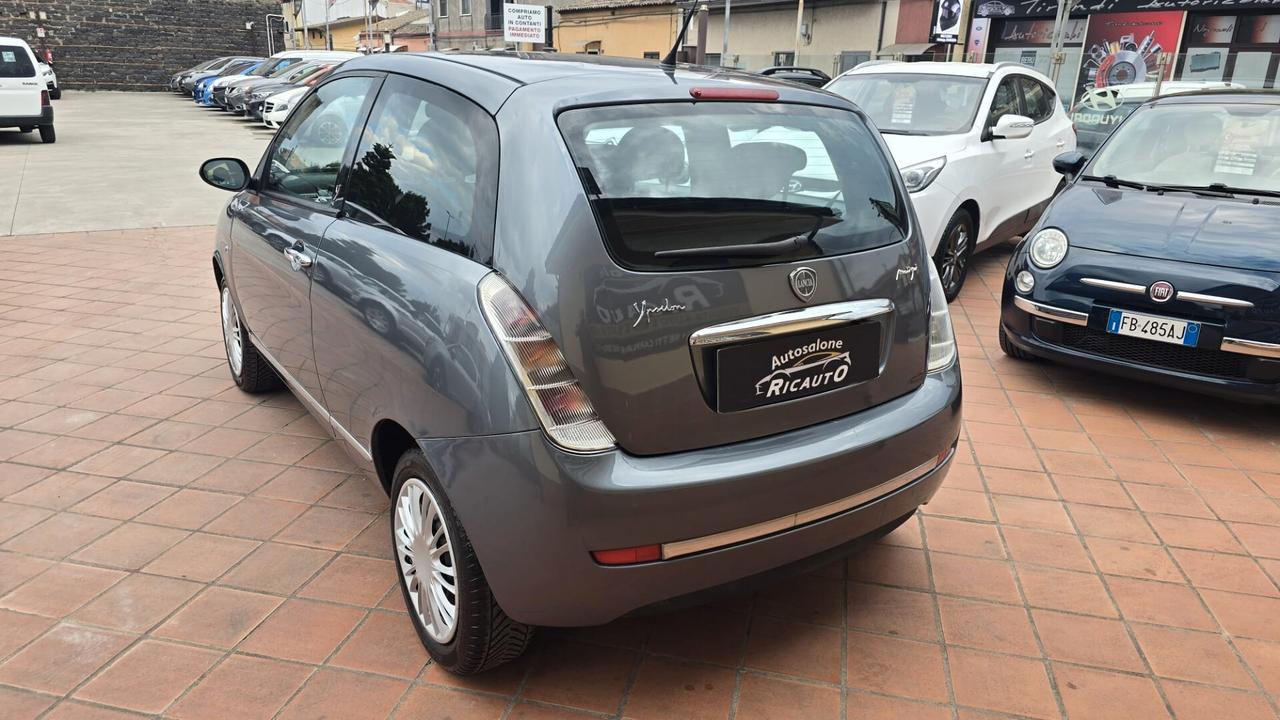 Lancia Ypsilon 1.3 MJT 75 CV Argento