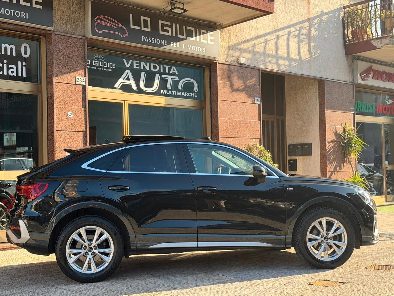 Audi Q3 SPORTBACK S-LINE
