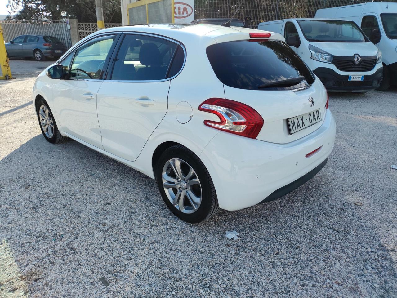 Peugeot 208 PureTech 82 5 porte Allure GPL