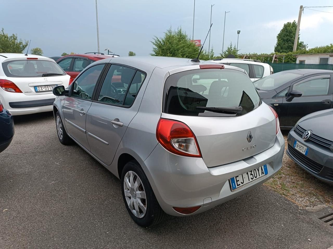 Renault Clio 1.2 16V 5 porte Yahoo! Neopatentati