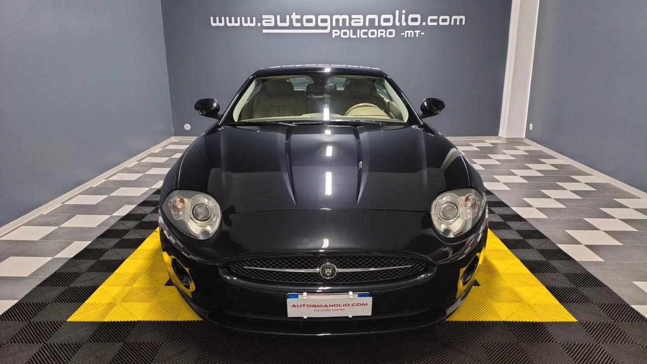 Jaguar XK 4.2 V8 Coupé