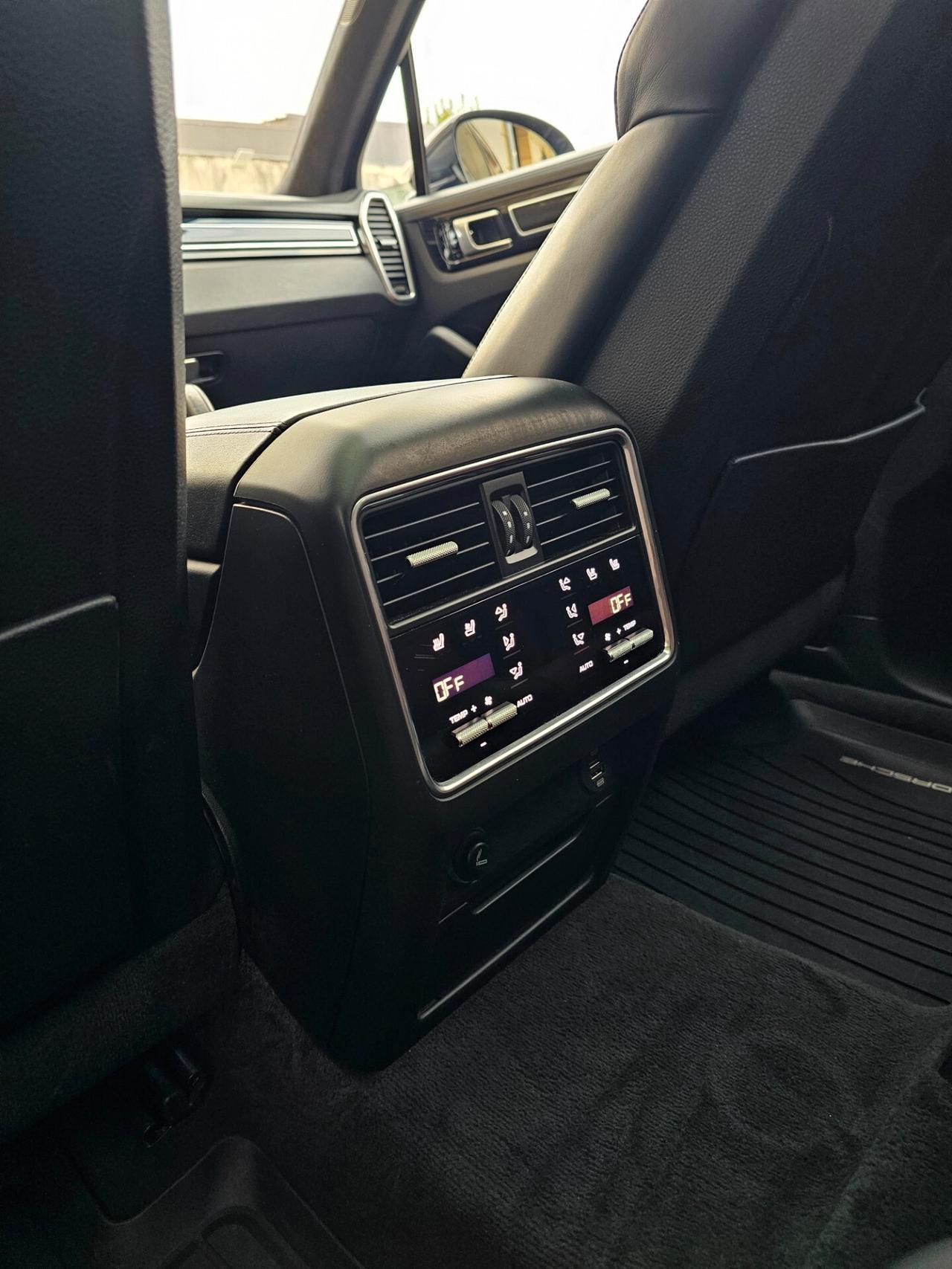 Porsche Cayenne 4.0 V8 Turbo