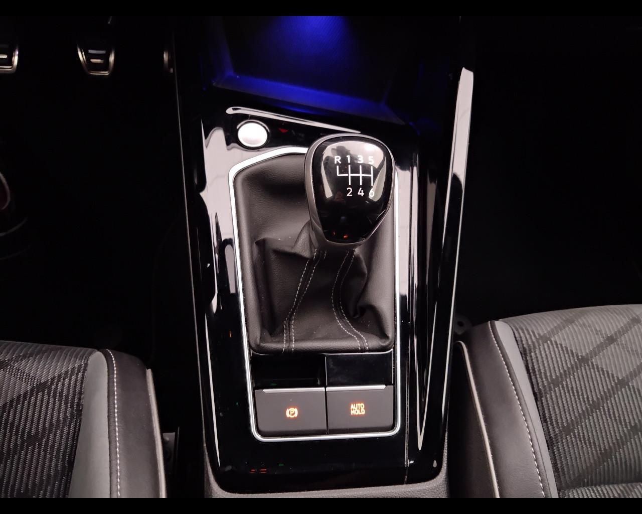 VOLKSWAGEN Golf VIII 2020 - Golf 2.0 tdi R-Line 150cv