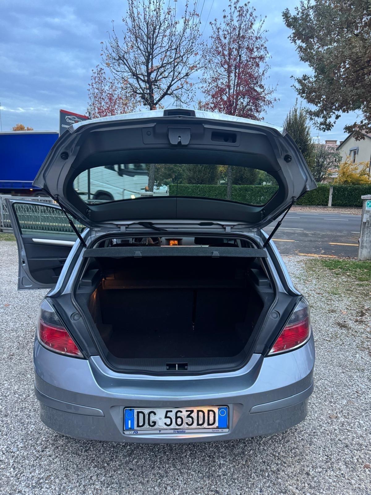 Opel Astra 1.6 16V VVT 5 porte Enjoy