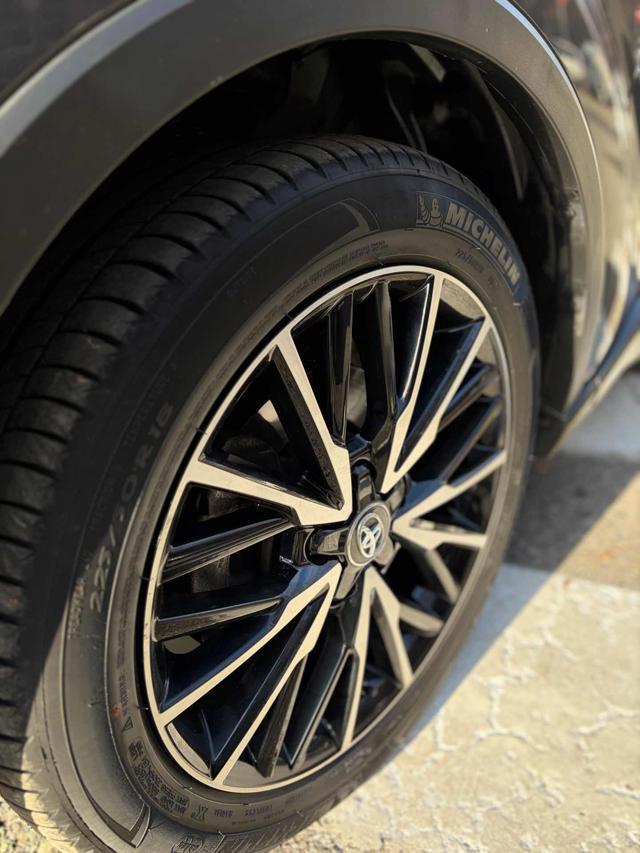 TOYOTA C-HR 1.8 Hybrid E-CVT Lounge