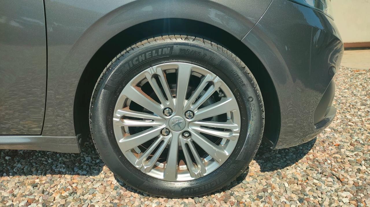 Peugeot 208 1.2 82CV BENZINA 5 porte Allure 58000KM