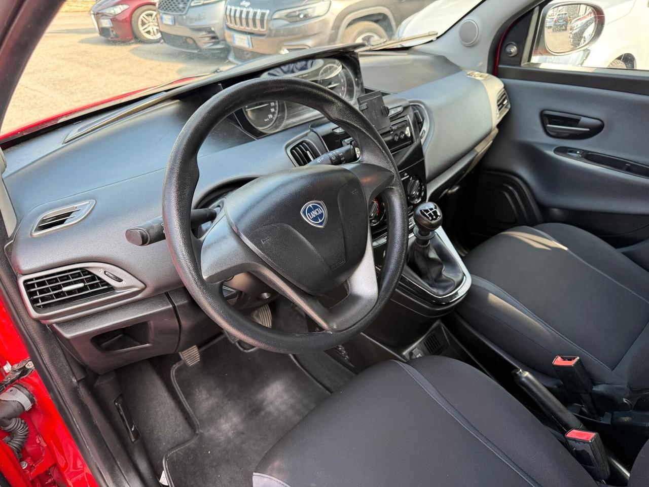 Lancia Ypsilon 1.2 69 CV 5 porte Mya