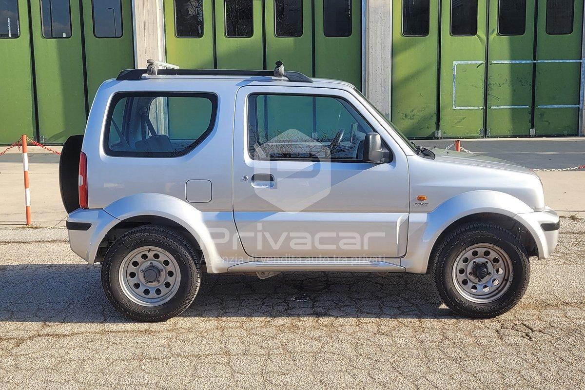 SUZUKI Jimny 1.3i 16V cat 4WD JLX