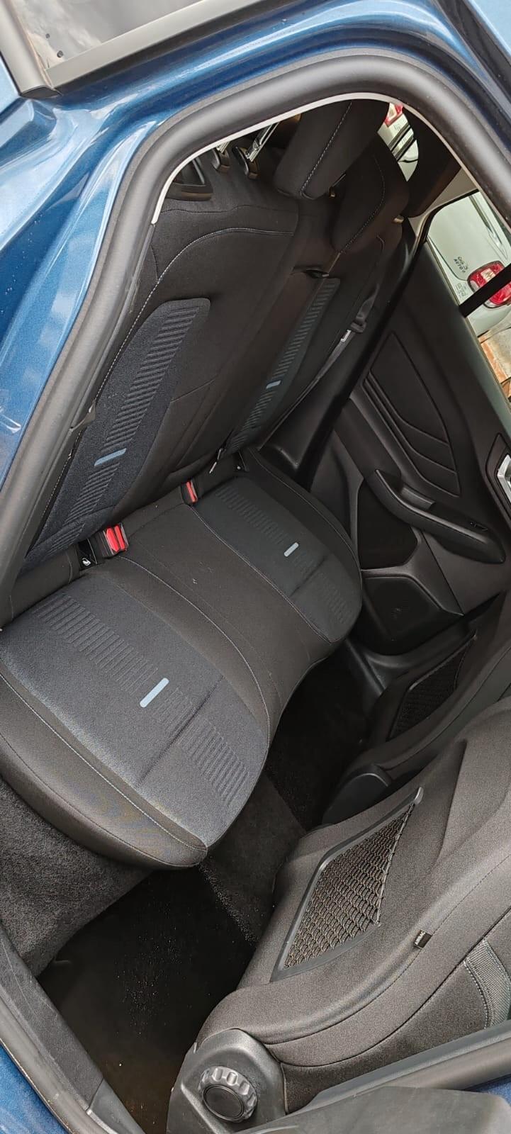 Ford Focus 1.0 Hybrid 125 CV leggermente alluvionata