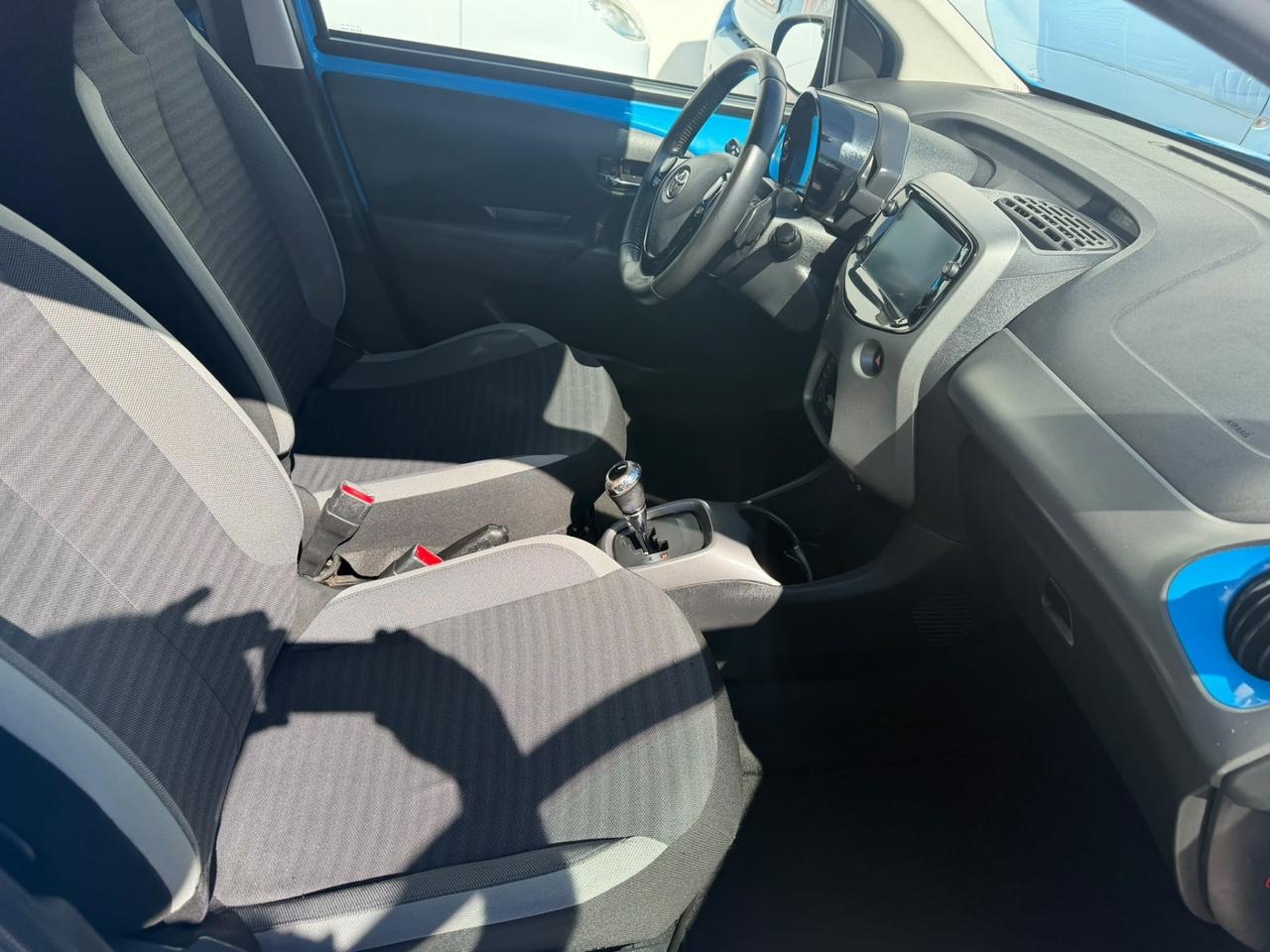 Toyota Aygo X 1.0 VVT-i 72 CV 5 porte Lounge Air S-CVT