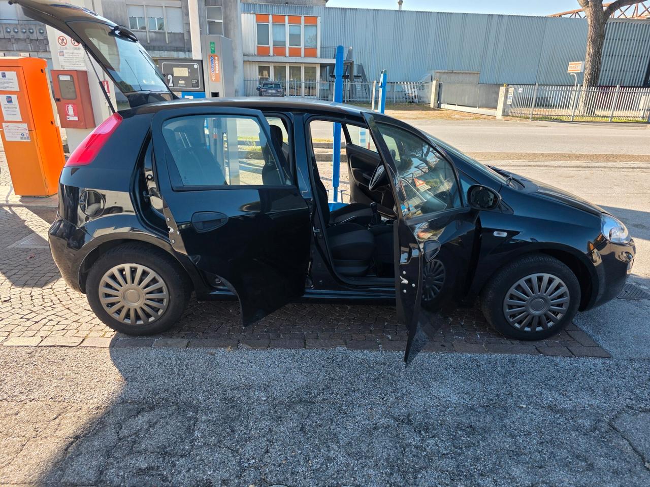 Fiat Punto 1.3 MJT II 75 CV 3 porte Lounge con 238.000km