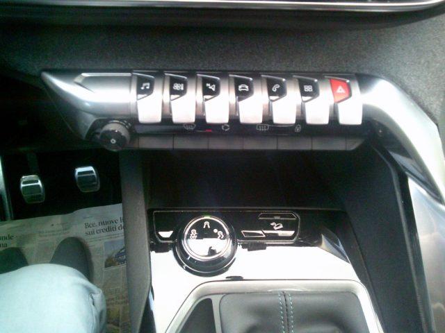 PEUGEOT 5008 BlueHDi 130 S&S Crossway