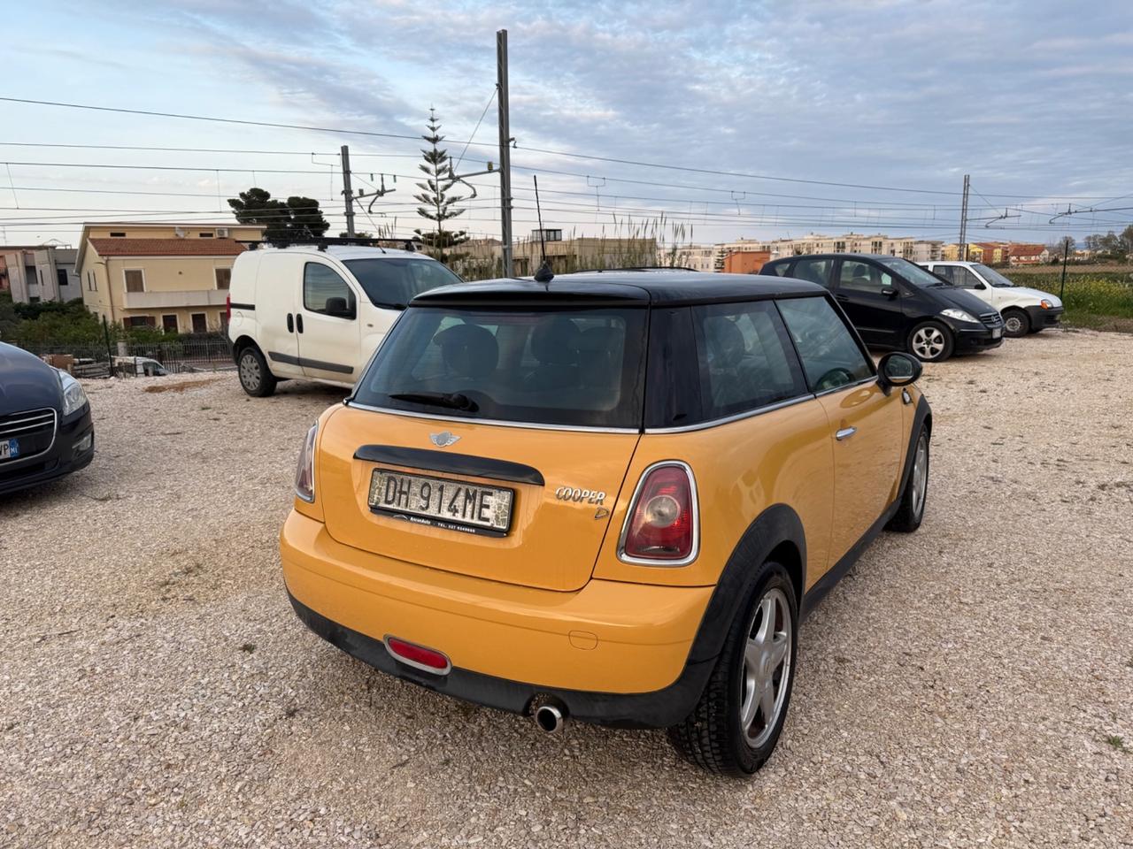 Mini 1.6 16V Cooper Diesel 2.900€