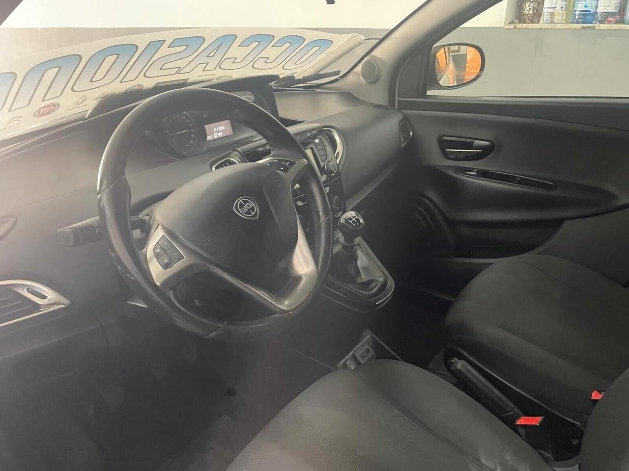 Lancia Ypsilon 1.2 69 CV 5 porte S&S Platinum
