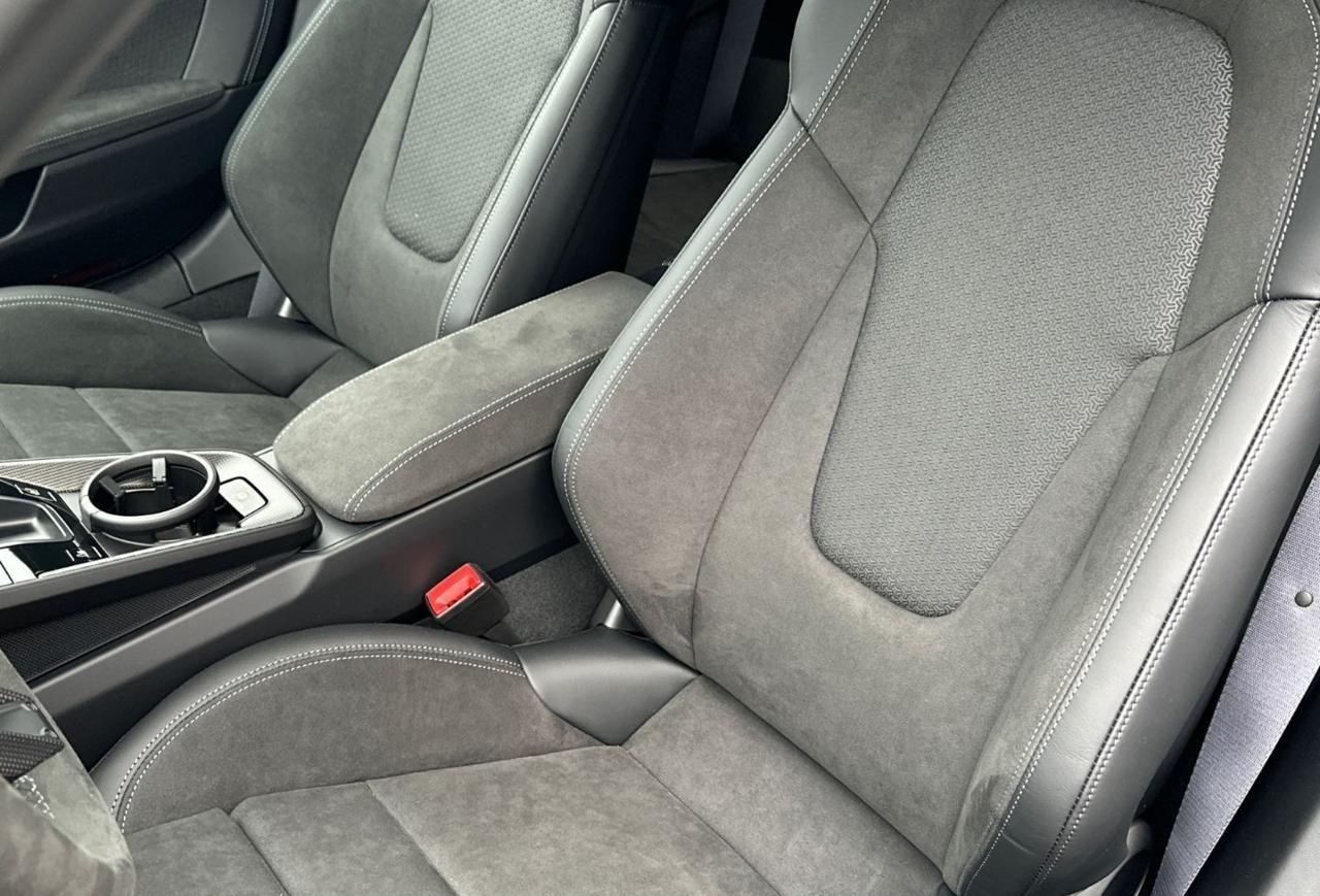 PORSCHE 992 Carrera 4 GTS 992.2 *Alcantara-LED Matrix-Finanz*