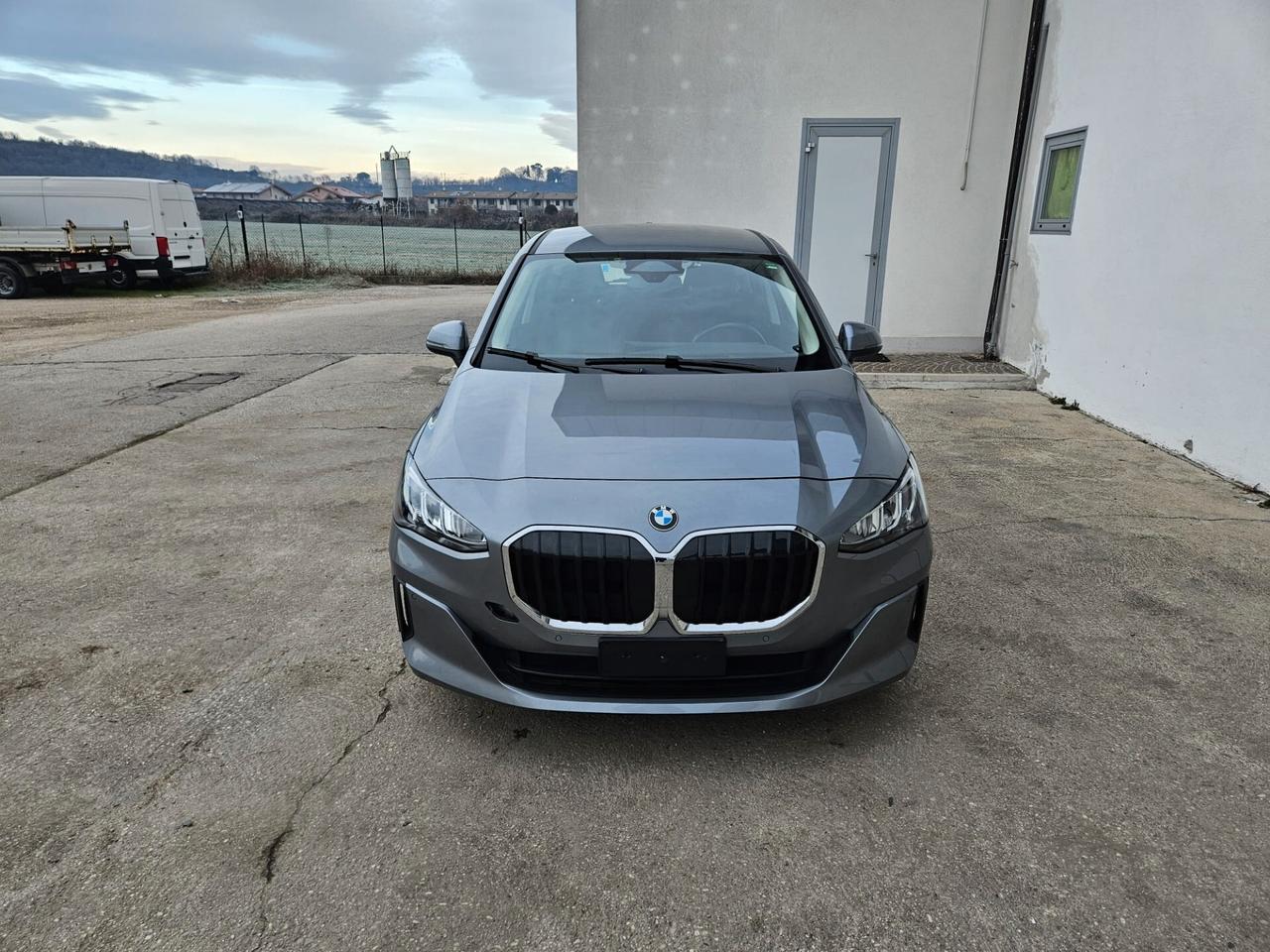 BMW 220 i Active Tourer mhev 48V MOTORE KO