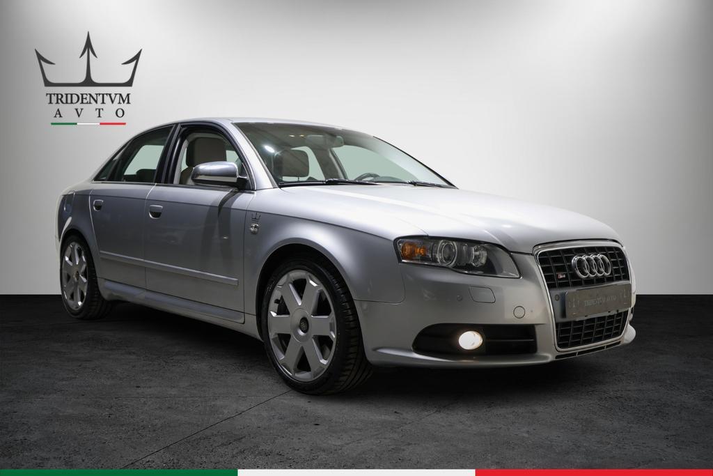 Audi S4 4.2 V8 quattro tiptronic