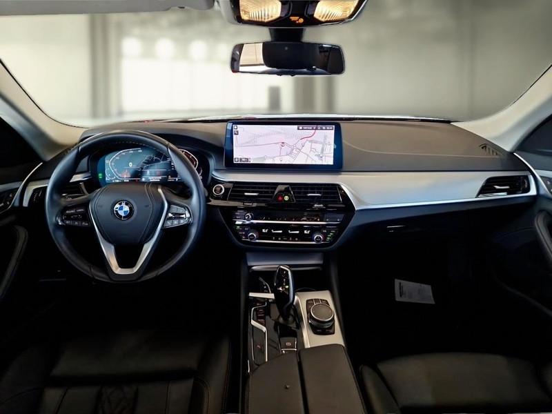 BMW 520 Business MH48V Touring Auto