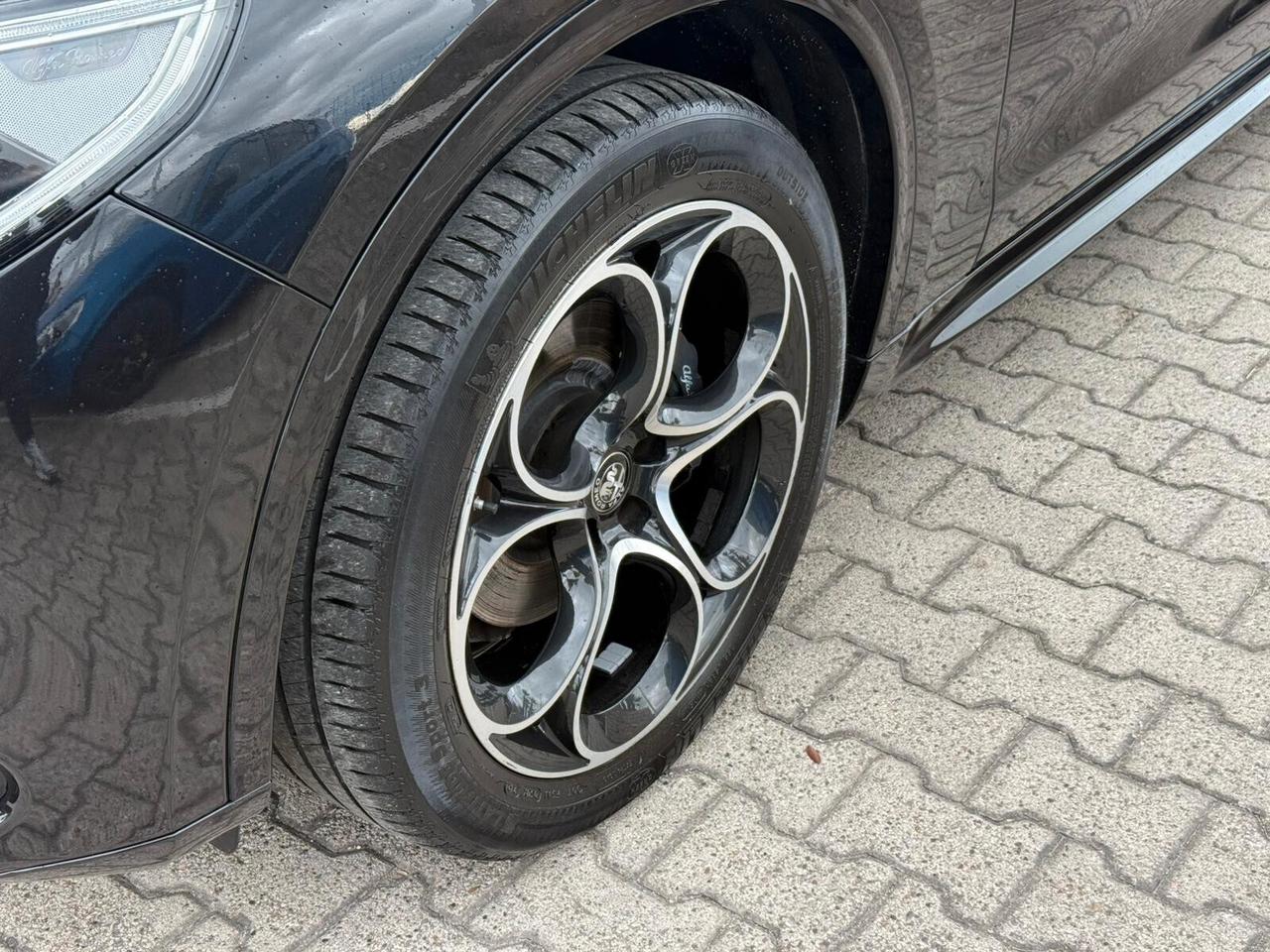 Alfa Stelvio 2.2 TD 210 CV AT8 Q4 Veloce