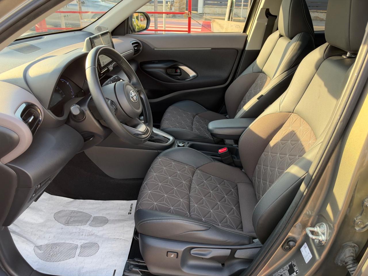 Toyota Yaris Cross 1.5 Hybrid 5p. E-CVT AWD-i Lounge