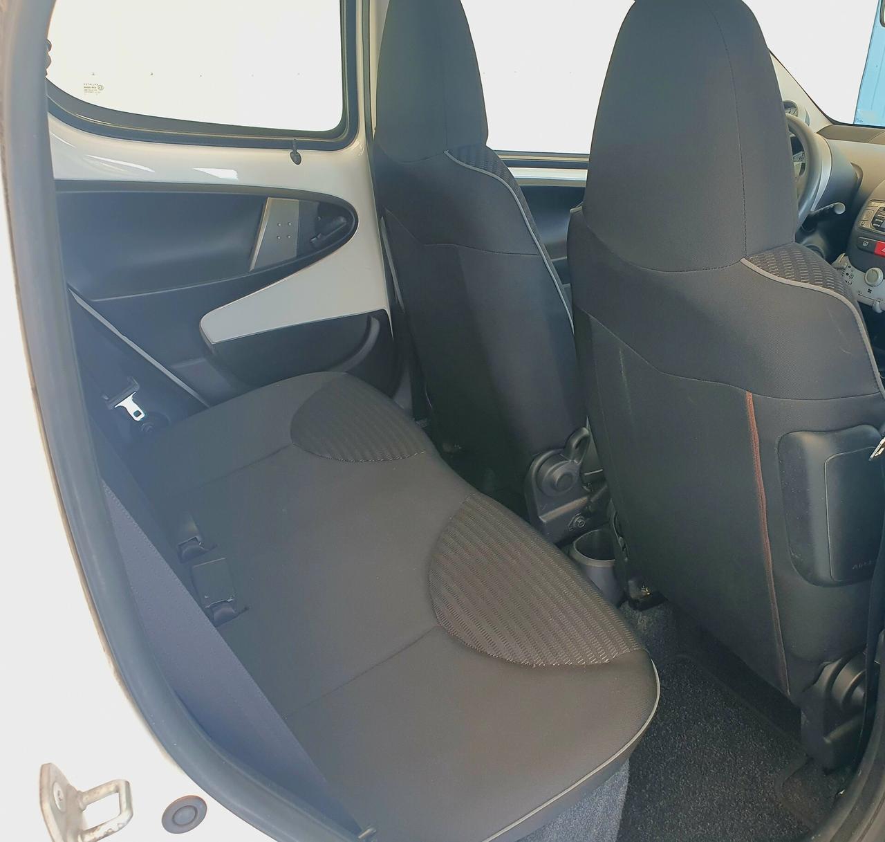 Peugeot 107 1.0 BENZ - 5 PORTE - 2012 - KM. 118.000
