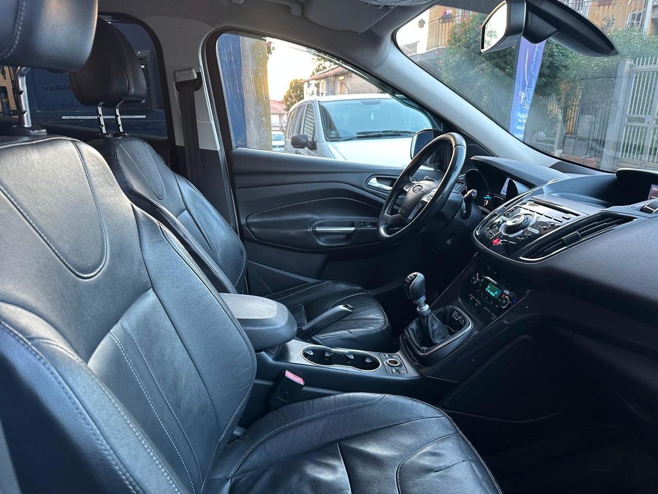 Ford Kuga 2.0 TDCI 140 CV 4WD Powershift Titanium