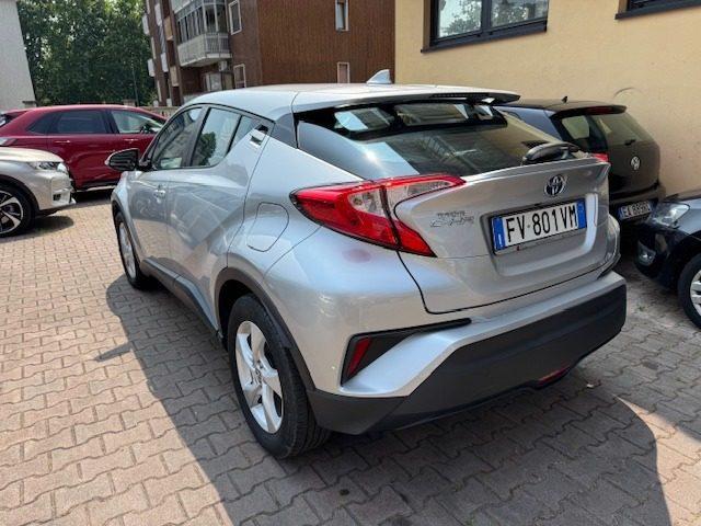 TOYOTA C-HR 1.8 Hybrid E-CVT Business