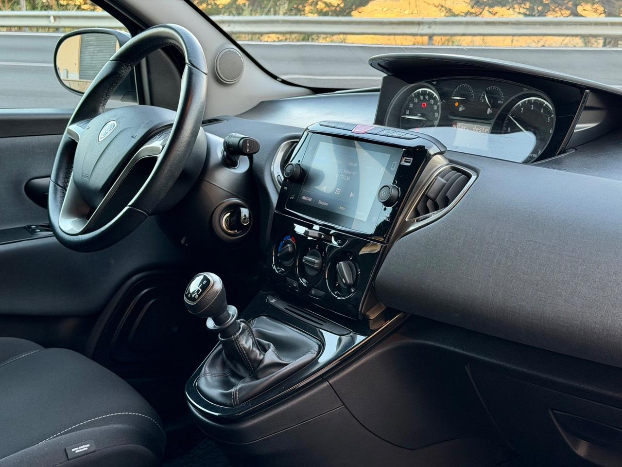 Lancia Ypsilon 1.0 FireFly 70cv Hybrid 2023 - 31.000KM