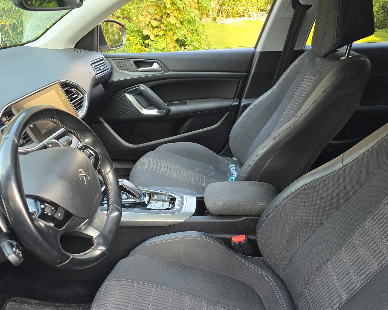 Peugeot 308 BlueHDi 130 S&S SW Allure bianco perla