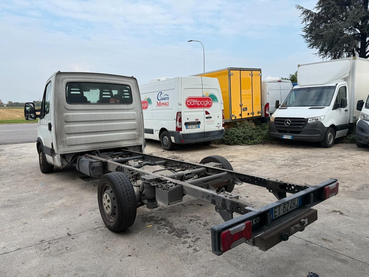 Iveco Daily 35S15/2.3/TEALIO/PATENTE B/2014
