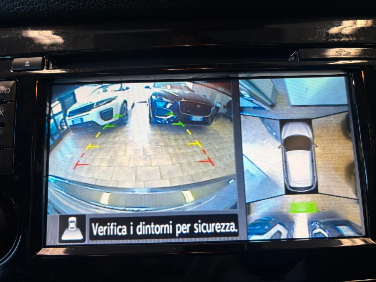 Nissan Qashqai 1.5 dci Tekna 110cv E6*NEOPATENTATI