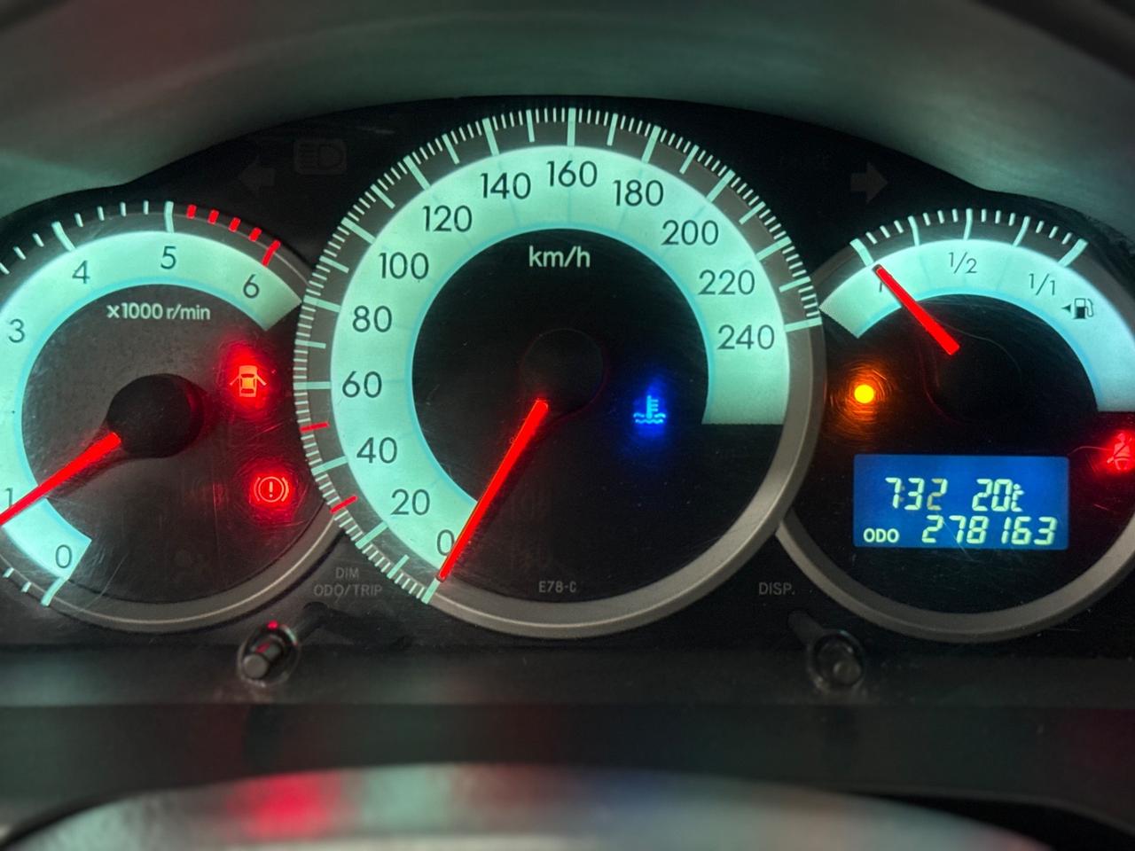 Toyota Corolla Verso 2.2 136cv