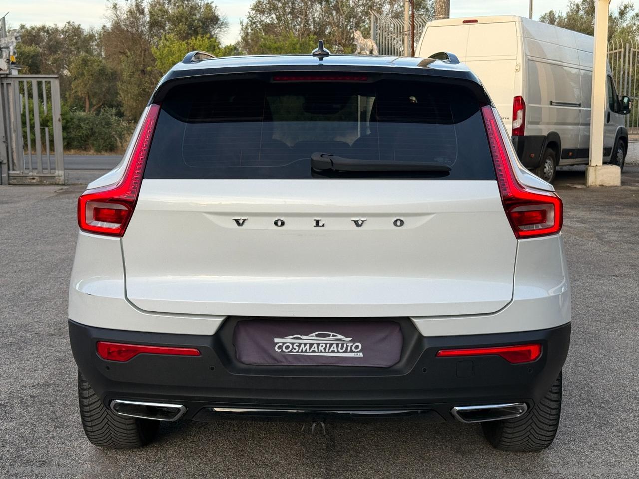 VOLVO XC40 D3 AWD Geartronic R-design N1 TETTO/GANCIO