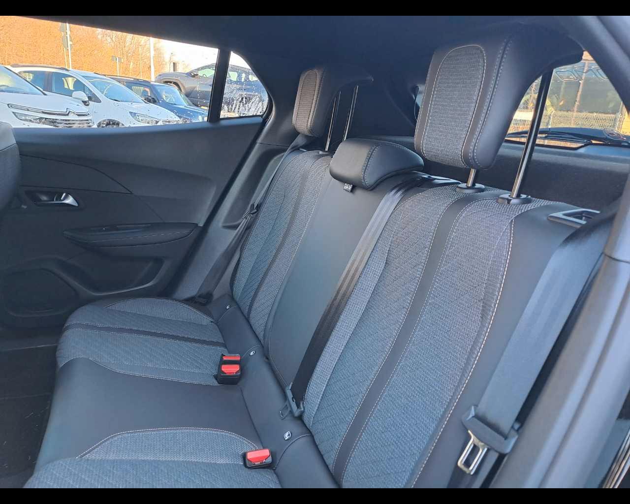 PEUGEOT 2008 Allure Hybrid 136 e-DCS6
