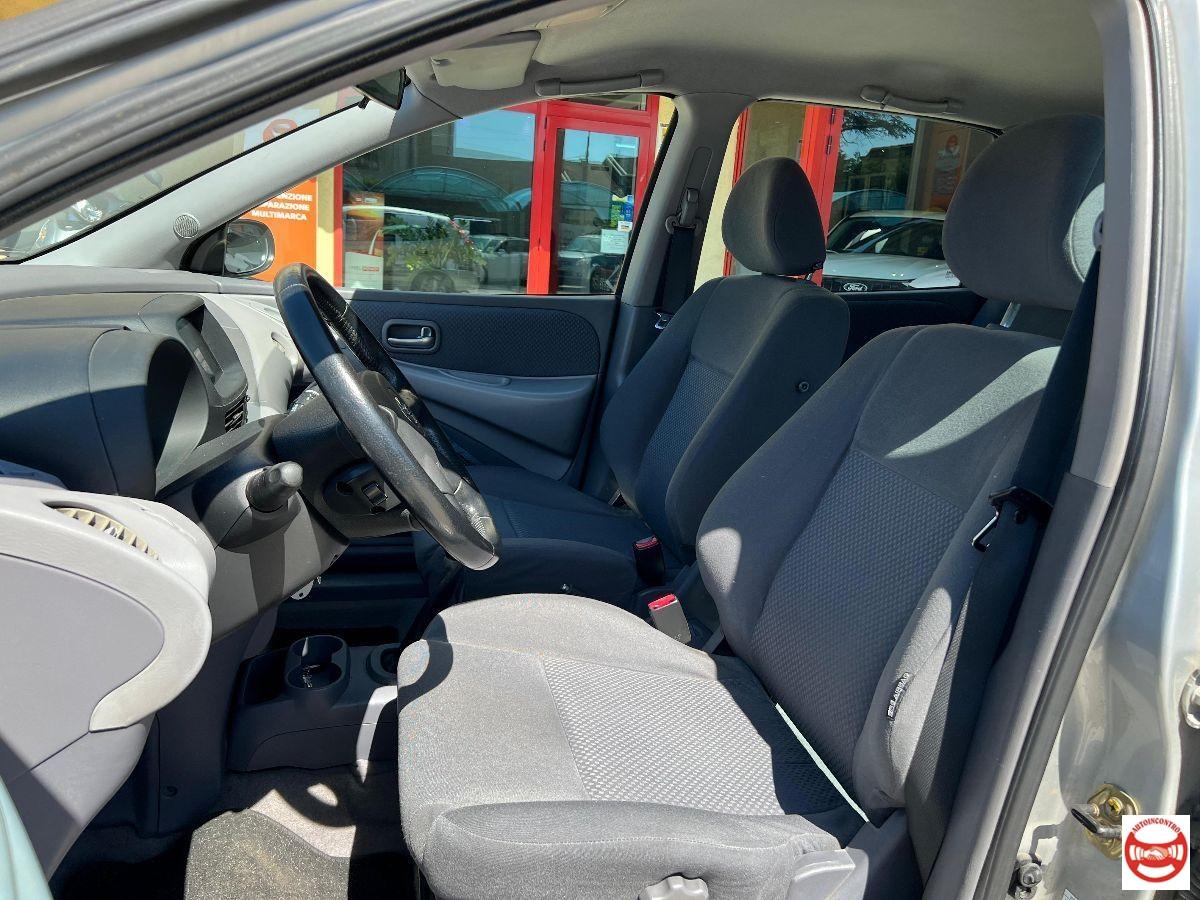 NISSAN - Almera - Tino 1.8 Acenta
