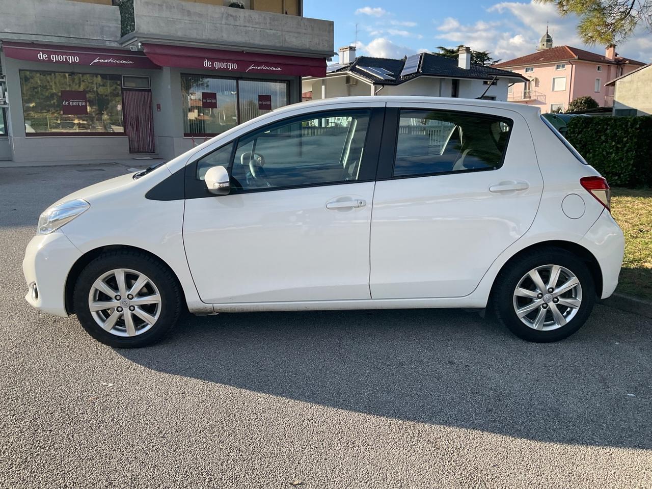 Toyota Yaris 1.0 5 porte Lounge