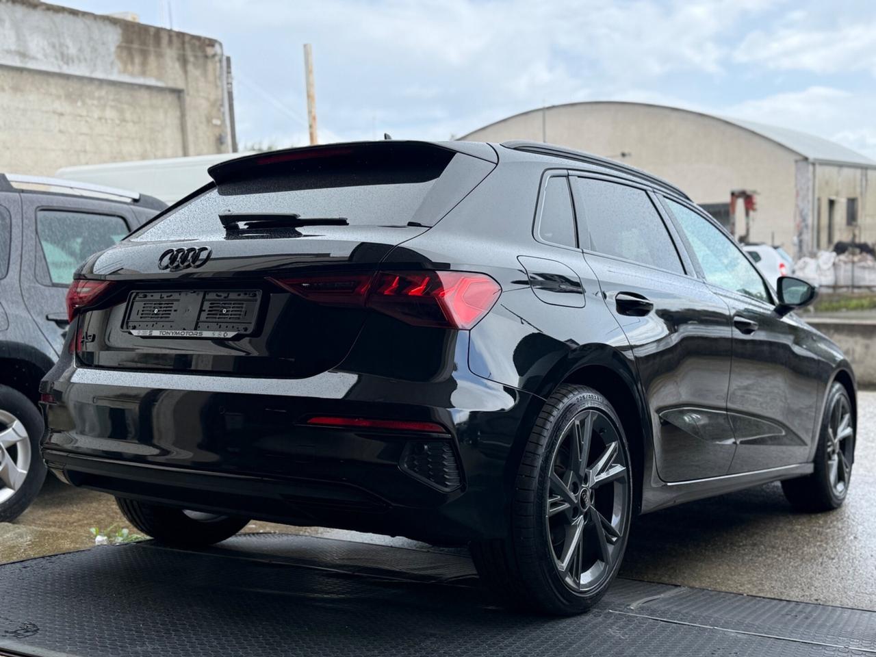 Audi A3 SPB 35 TDI S tronic SPORT Totalblack