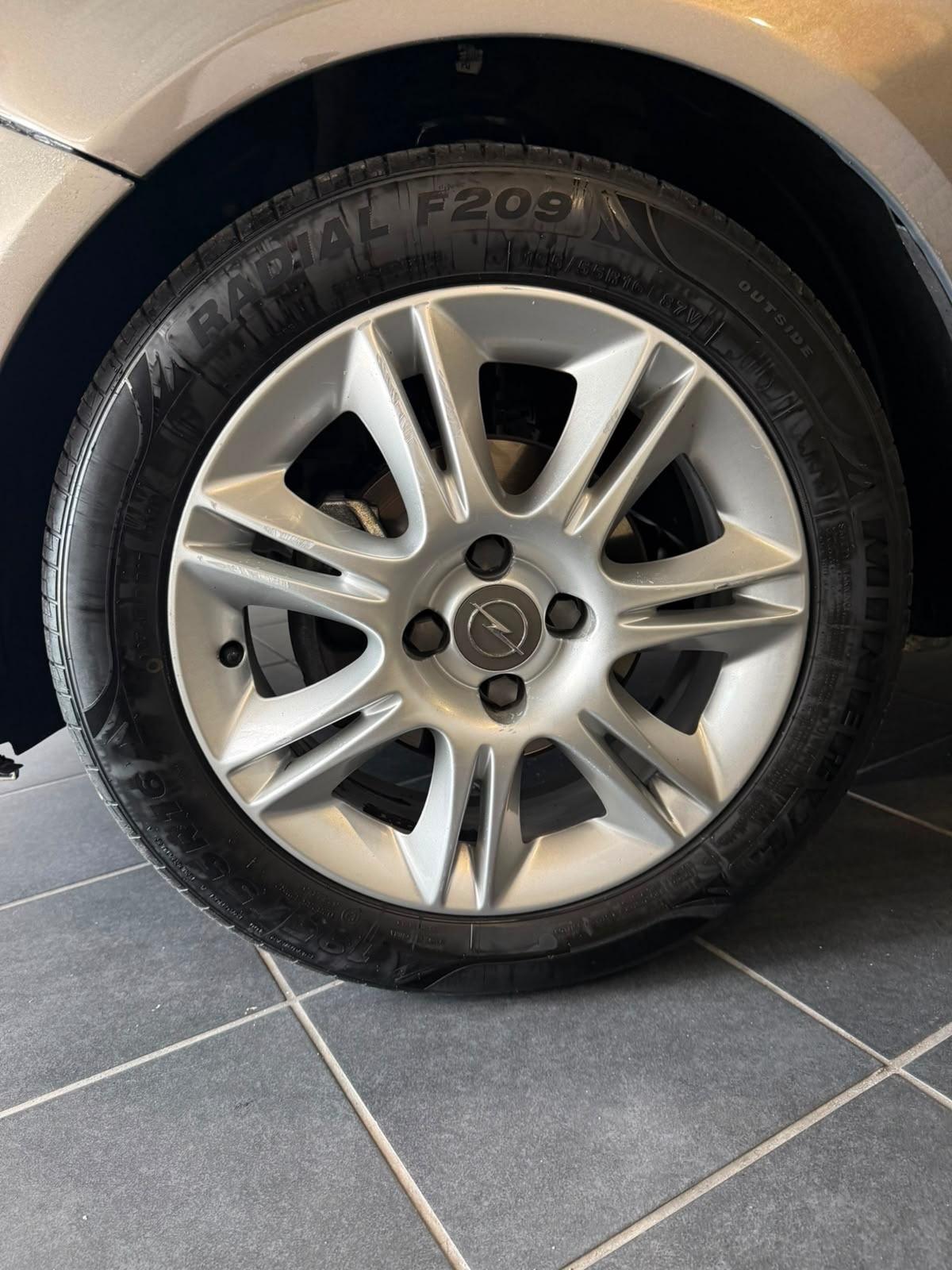 Opel Corsa 1.2 85CV 5 porte GPL-TECH -NEOPATENTATI