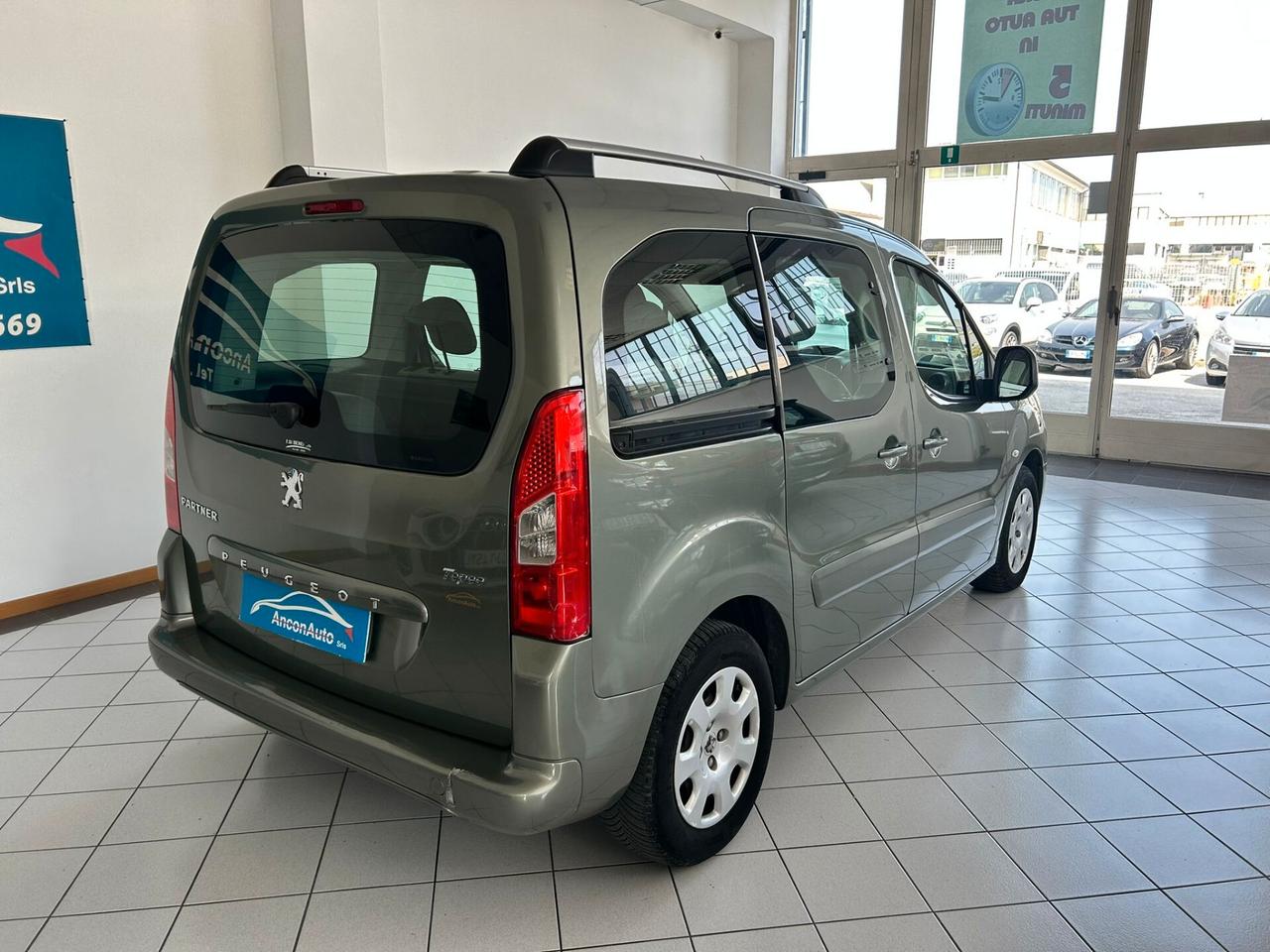 Peugeot Partner Tepee 1.6HDi x neopatentati 2011