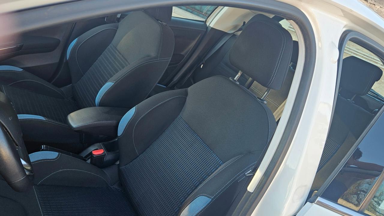 Peugeot 208 Allure 1.4 diesel