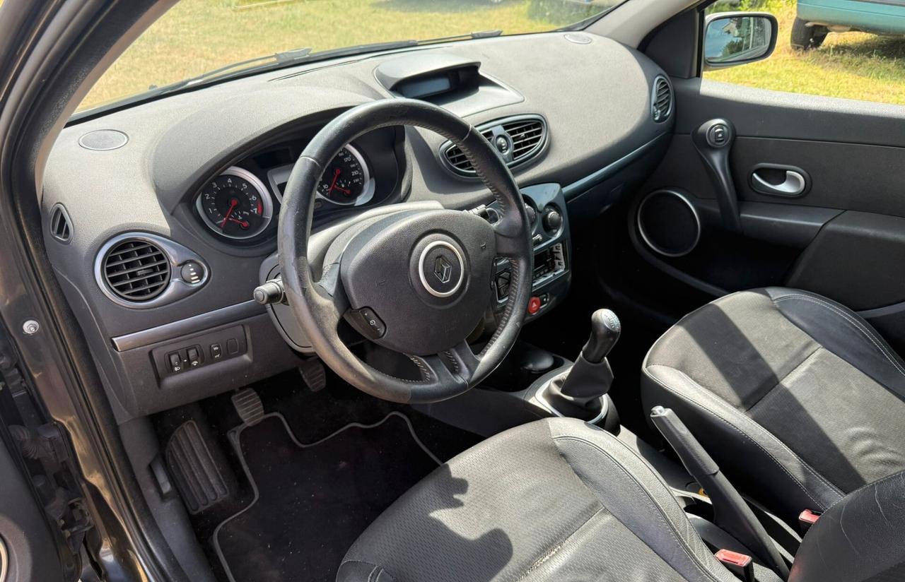 Renault Clio 1.2 1 5 porte Le Iene
