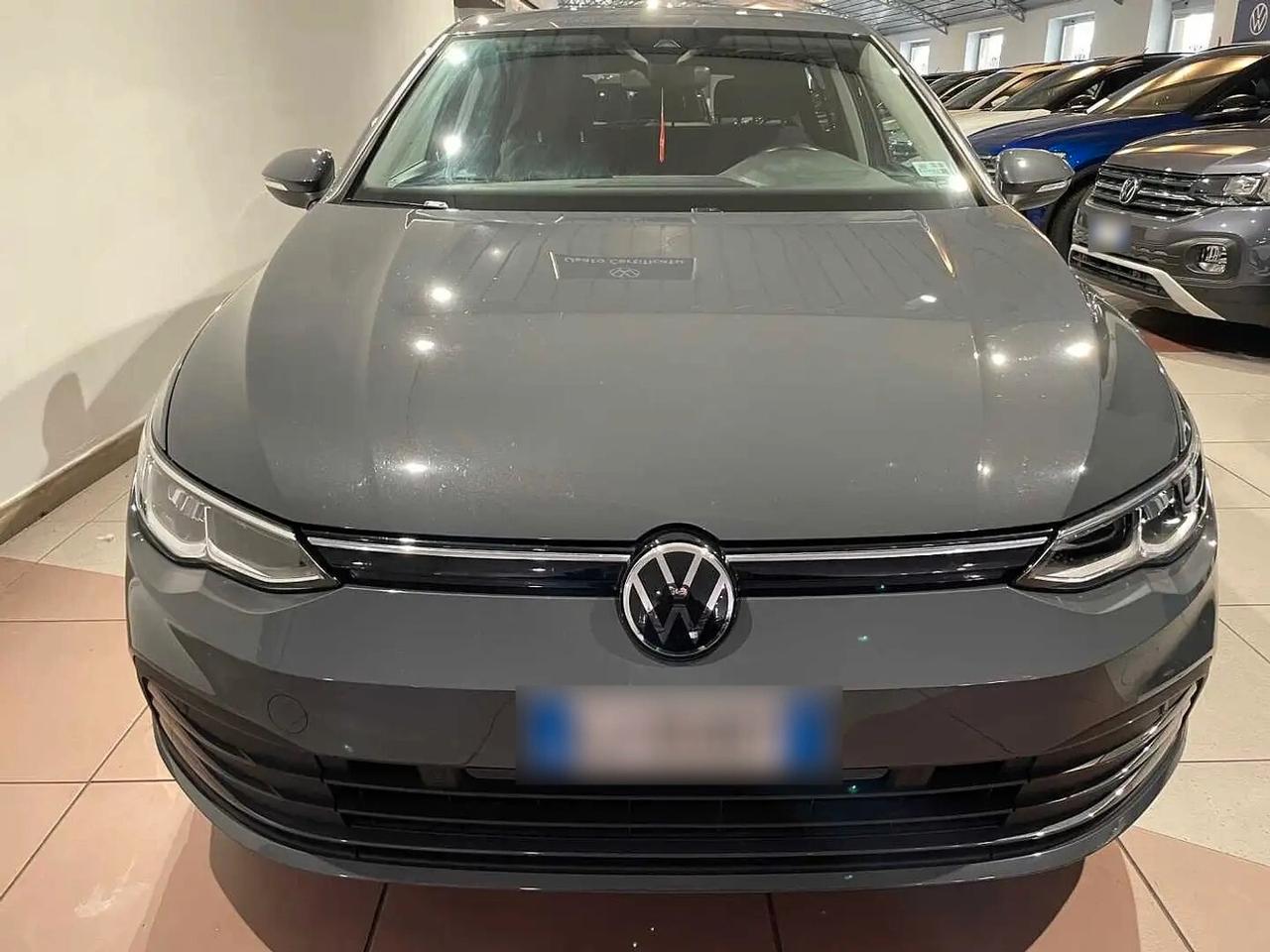 Volkswagen Golf 8ª serie 1.0 eTSI EVO DSG Life