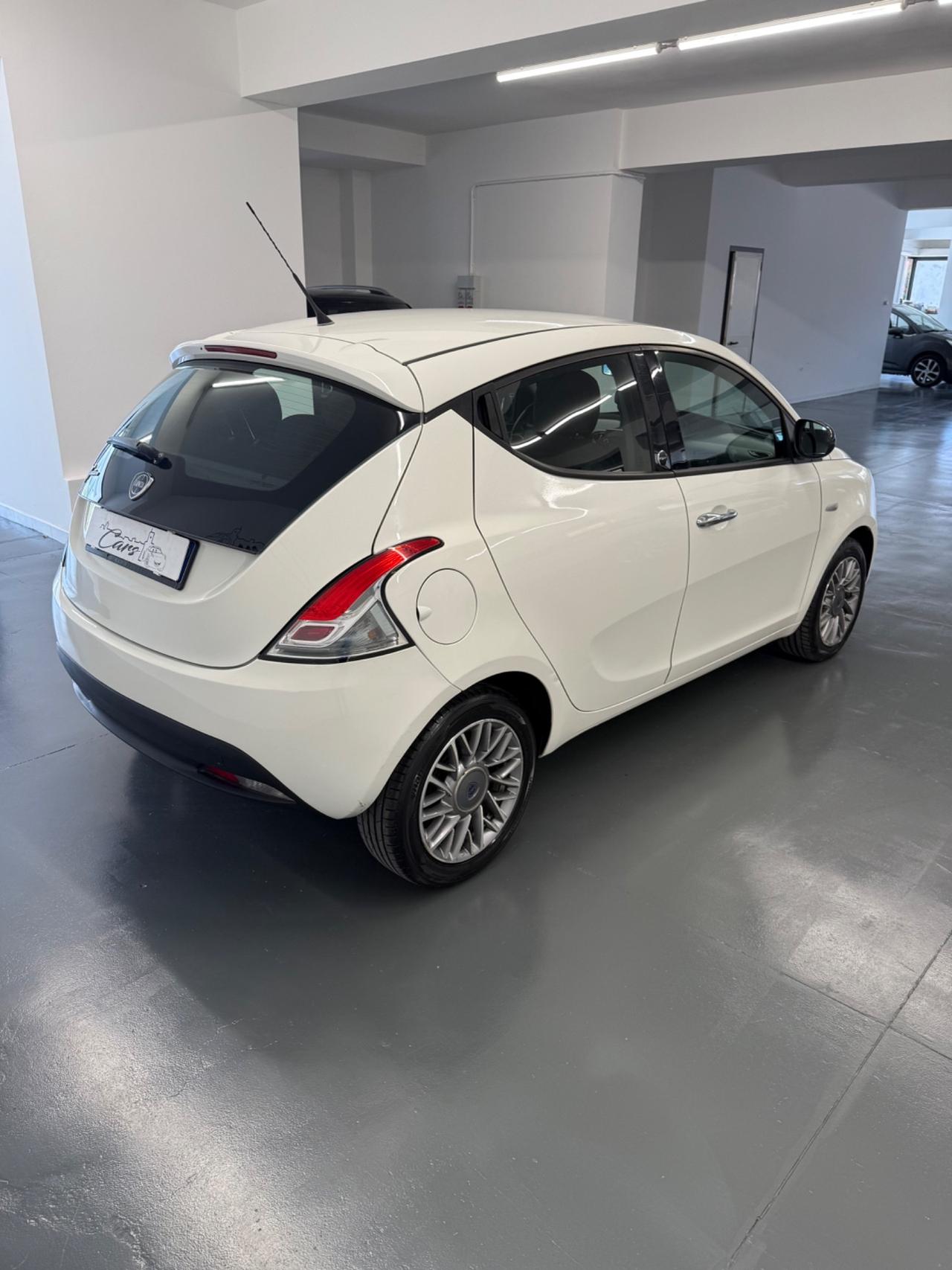 Lancia Ypsilon 1.2 69 CV 5 porte GPL Ecochic Platinum