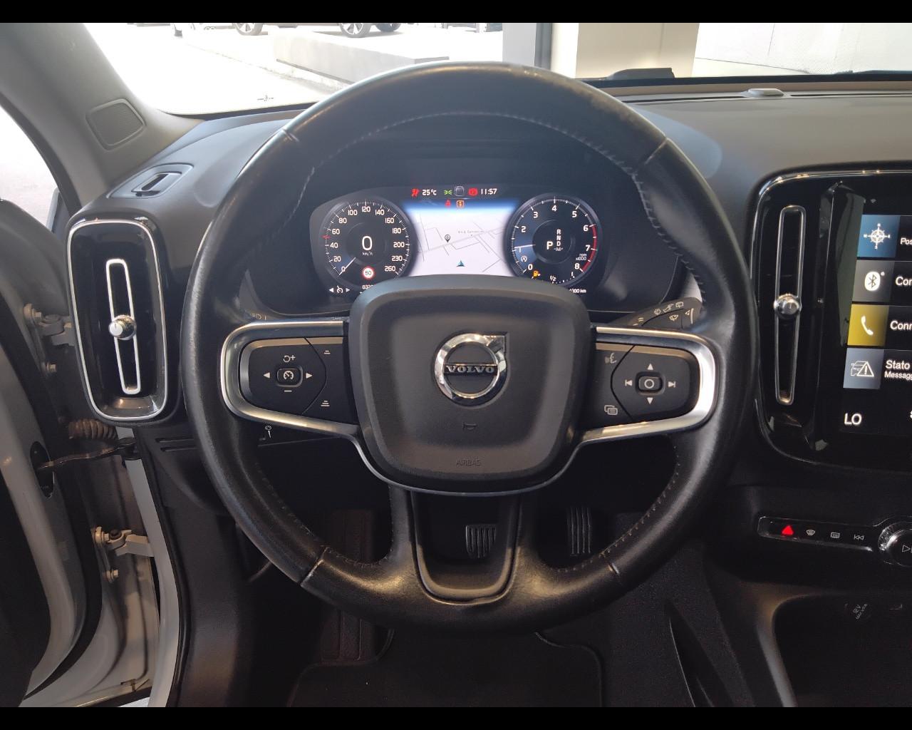 VOLVO XC40 - XC40 1.5 t2 Momentum Pro auto my21