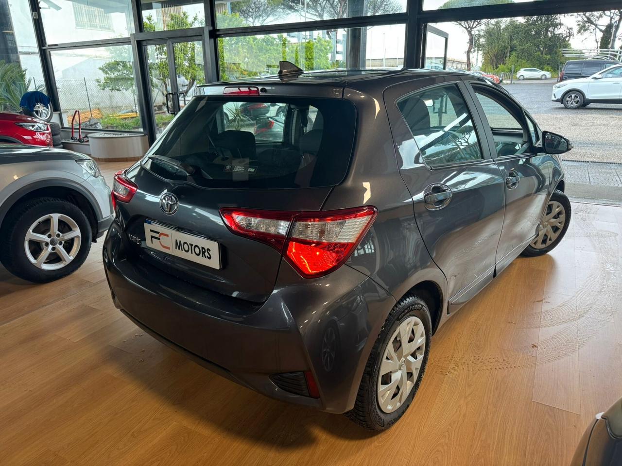 Toyota Yaris 1.0 5p NEOPATENTATI MANUALE-GARANZIA