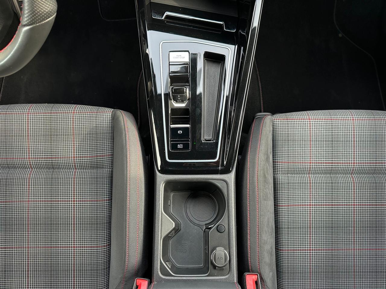 Volkswagen Golf GTI 2.0 TSI DSG