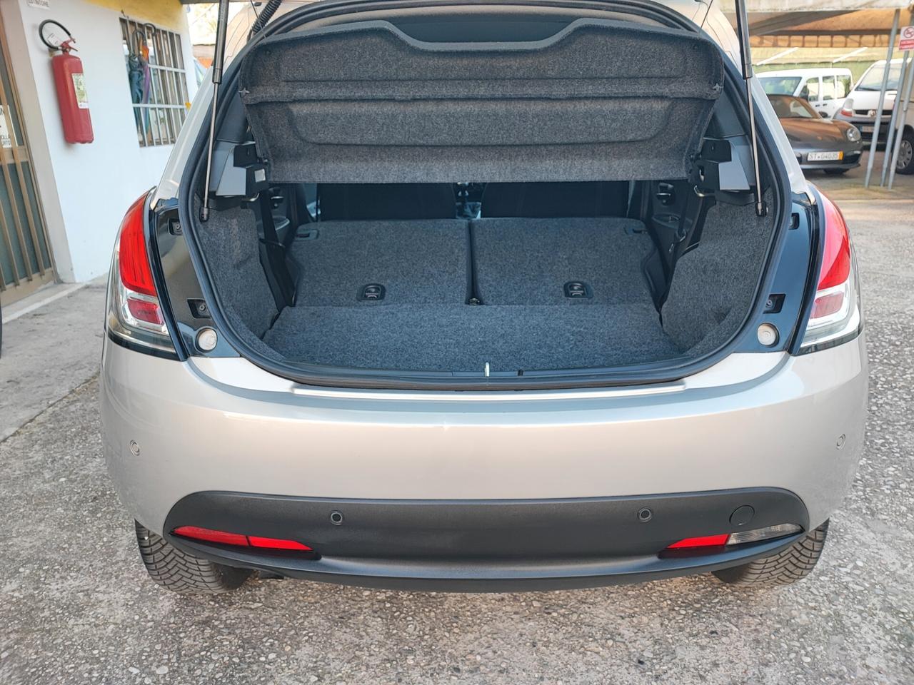 Lancia Ypsilon con 26 Euro 450 km