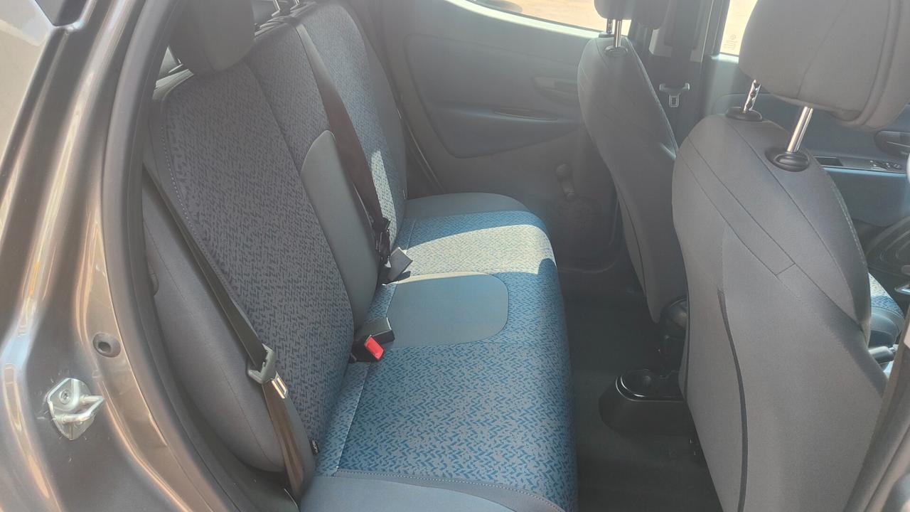 Lancia Ypsilon 1.0 Hybrid Oro