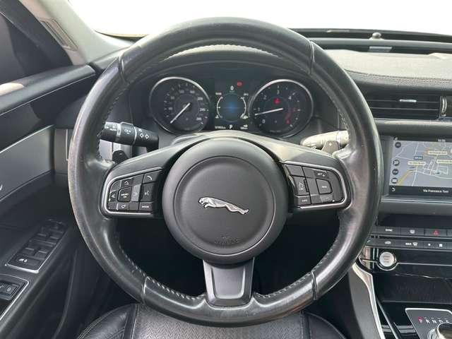 Jaguar XF 2.0d Prestige 180cv auto